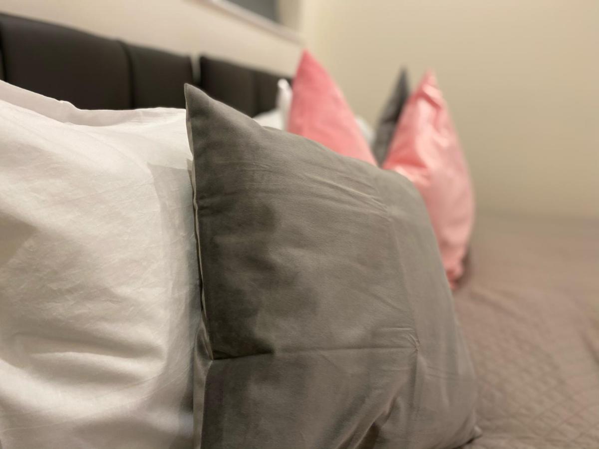 Amazing 2 Bed 2 Bath Private Apartment Watford  Esterno foto