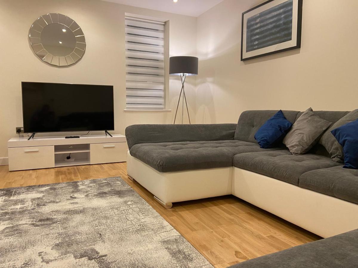 Amazing 2 Bed 2 Bath Private Apartment Watford  Esterno foto